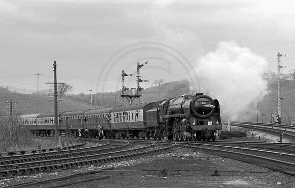 093g12 Oxenholme 7MT 70013 up spcl 6807