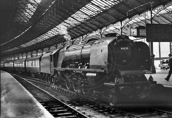 PEA121 46239 Euston up Royal Scot 27-6-1952
